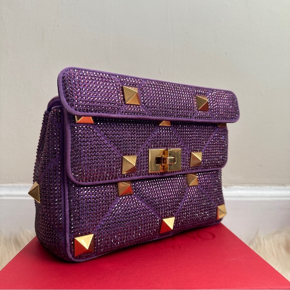 🎀SOLD🎀NWT💯% Auth Valentino Garavani Roman Stud Crystal Leather Bag - Picture 5 of 10